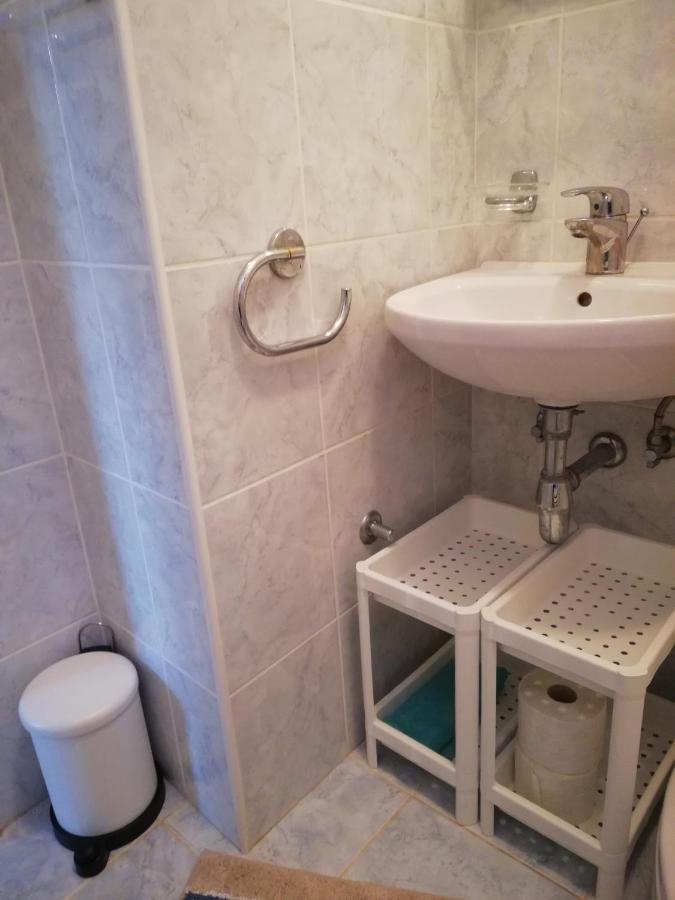 Apartment Basic เพทรอซาเน ภายนอก รูปภาพ