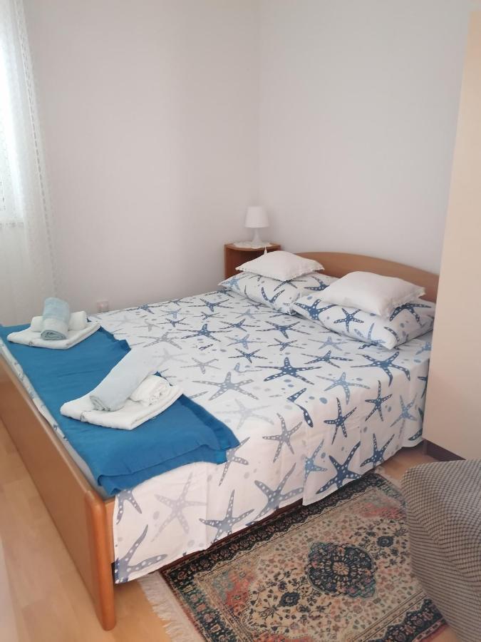 Apartment Basic เพทรอซาเน ภายนอก รูปภาพ