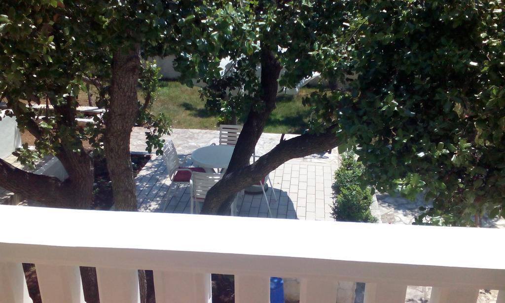 Apartment Basic เพทรอซาเน ภายนอก รูปภาพ