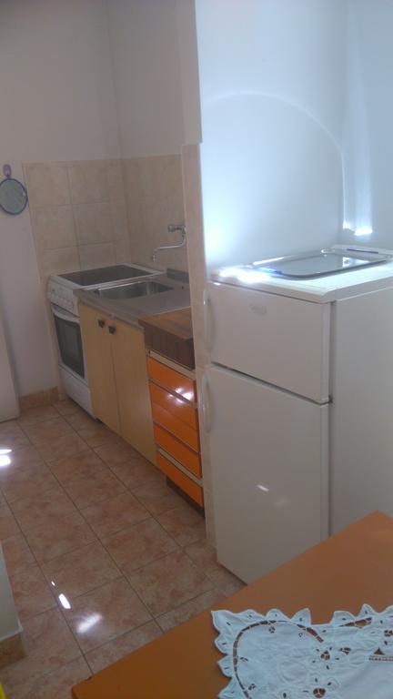 Apartment Basic เพทรอซาเน ภายนอก รูปภาพ